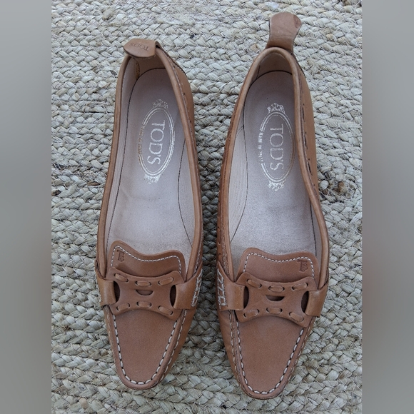 Tod's Tan Carmal Leather Loafers for Women 7.5 AUTHINTIC - Picture 2 of 15